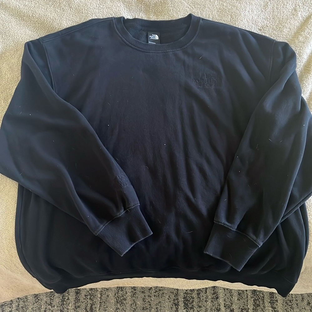 black North Face crew neck sweatshirt